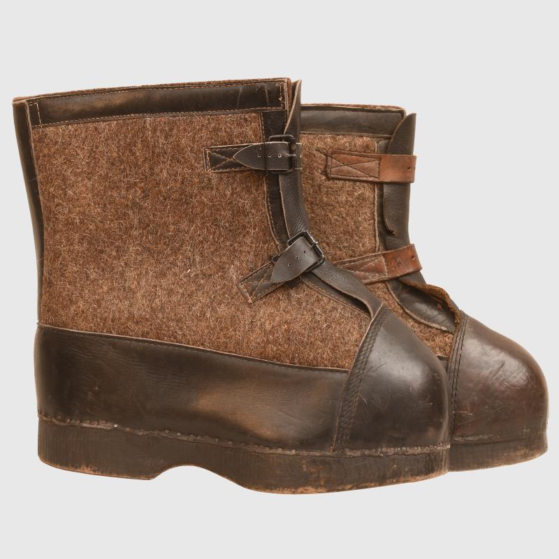 GERMAN WWII WINTER OVER BOOTS.