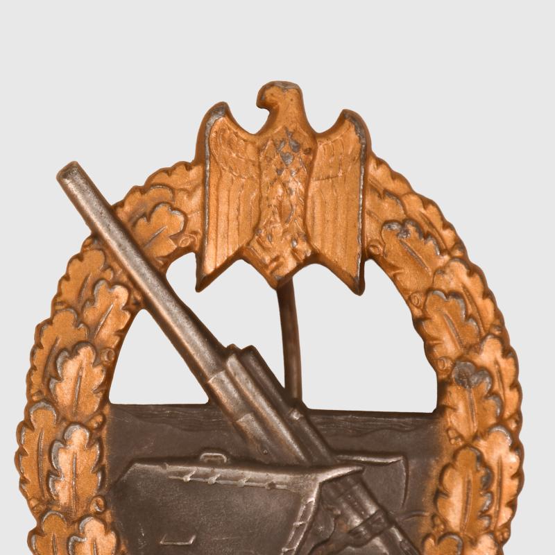GERMAN WWII KRIEGSMARINE COASTAL ARTILLERY BADGE. MAKER MARKED.