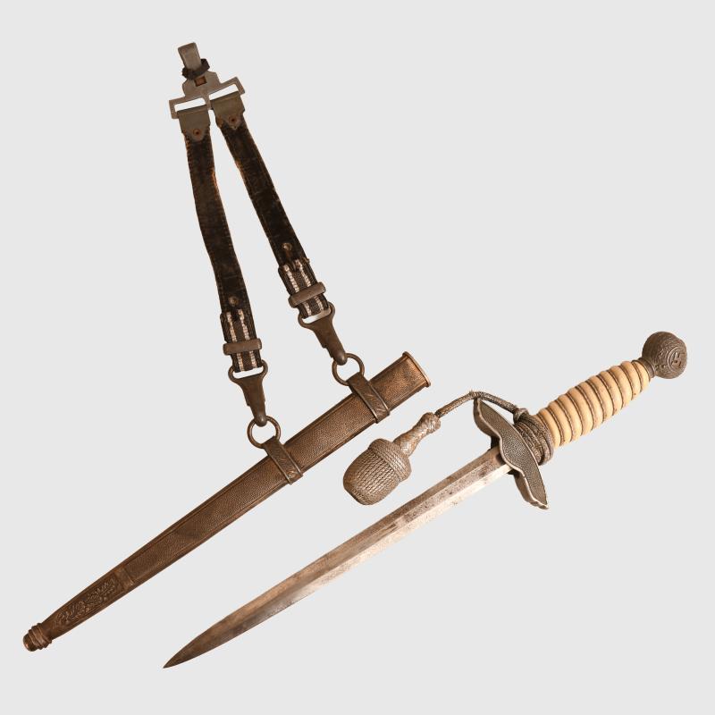 GERMAN WWII LUFTWAFFE 2ND PATTERN OFFICERS DAGGER.