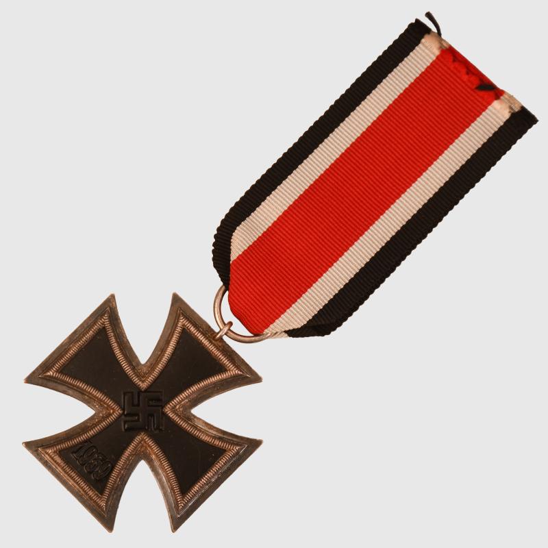 GERMAN WWII IRON CROSS 2ND CLASS.
