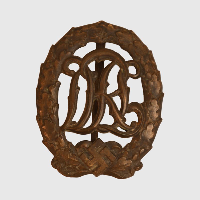 GERMAN WWII DRL SPORTS BADGE IN BRONZE.