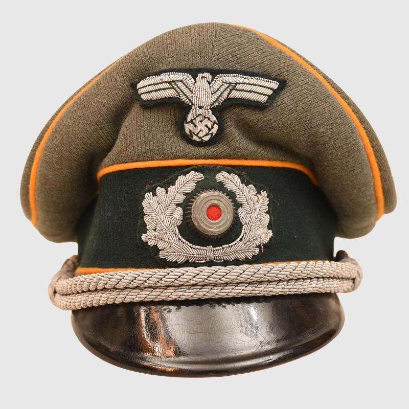 GERMAN WWII  ARMY CAVALRY OFFICERS VISOR CAP.
