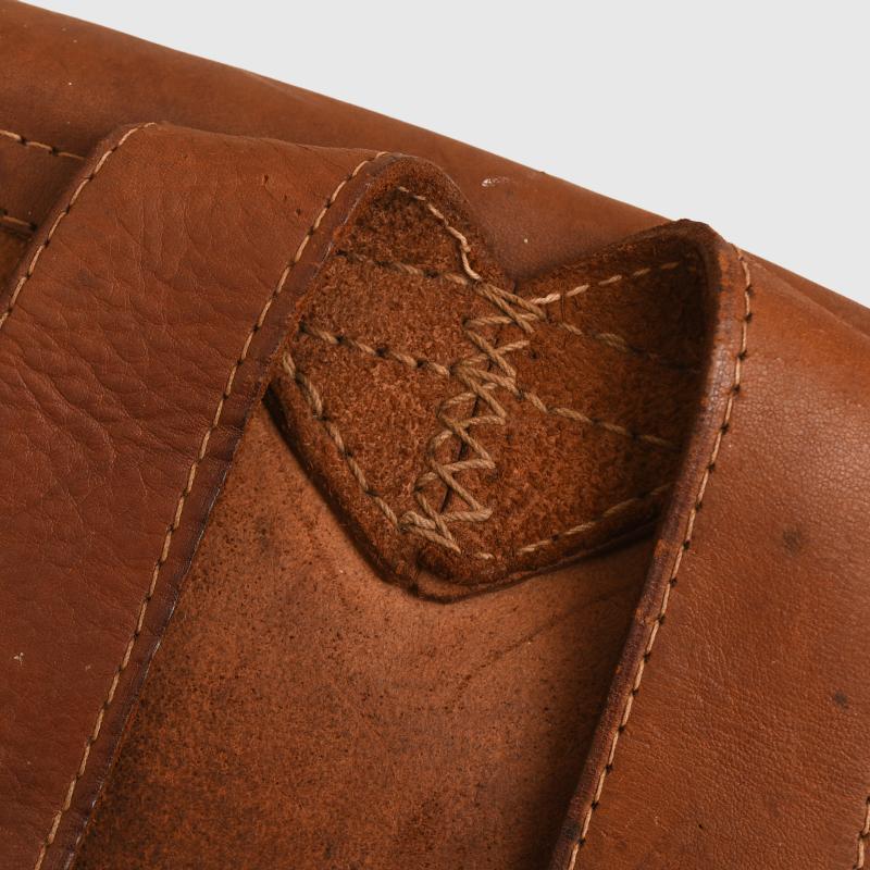 JAPANESE WWII OFFICERS OR NCO LEATHER AND CANVAS BACK PACK.