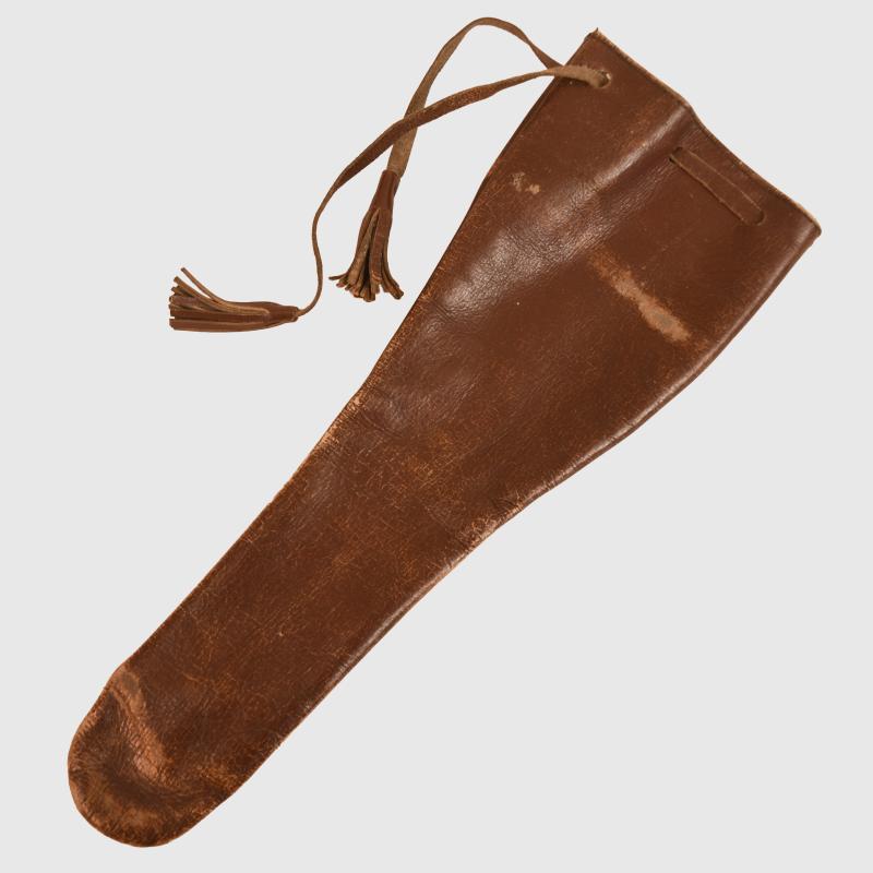 JAPANESE WWII OFFICERS LEATHER SWORD HILT COMBAT COVER.