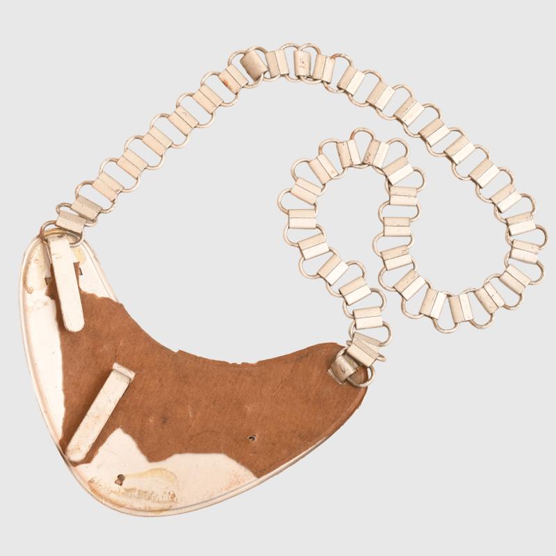 GERMAN WWII FELDGENDARMERIE GORGET.