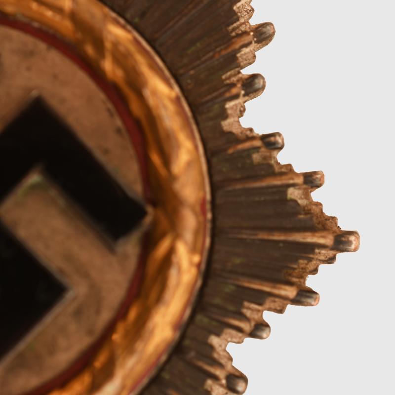 GERMAN WWII GERMAN CROSS IN GOLD BY DESCHLER.