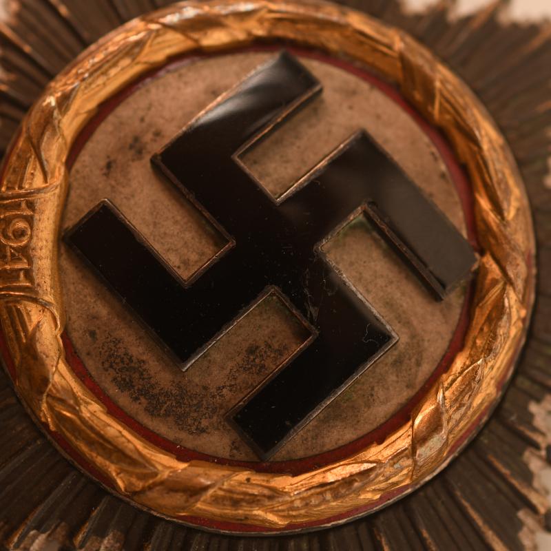 GERMAN WWII GERMAN CROSS IN GOLD BY DESCHLER.