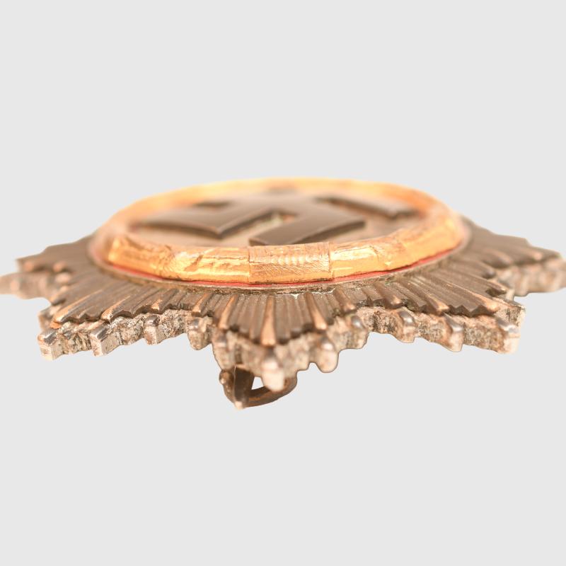 GERMAN WWII GERMAN CROSS IN GOLD BY DESCHLER.